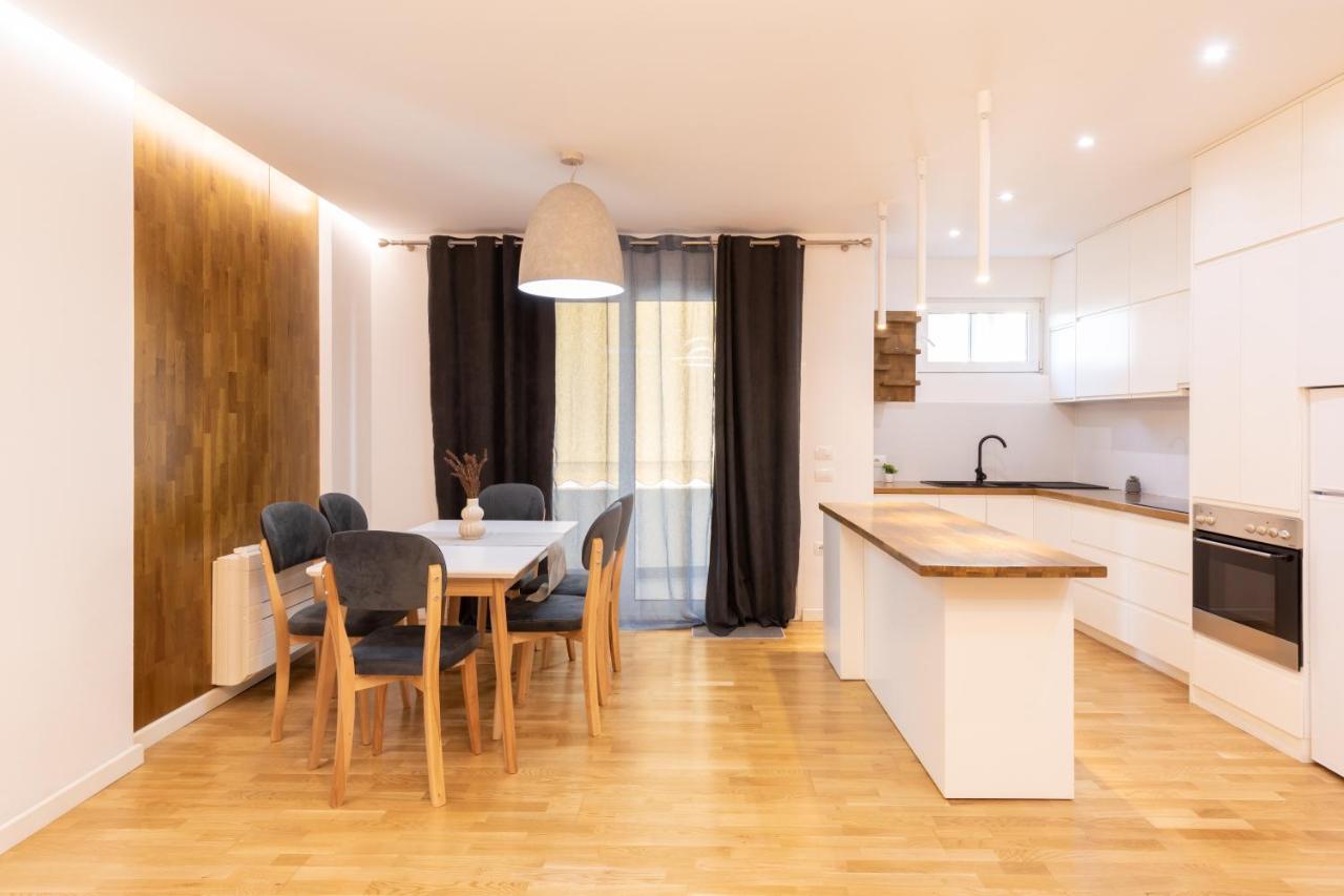Exclusive 2 Bedrooms Apartment Tirana Exterior photo