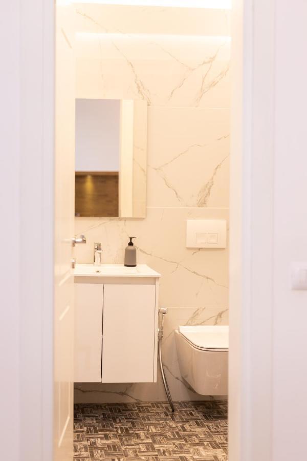 Exclusive 2 Bedrooms Apartment Tirana Exterior photo